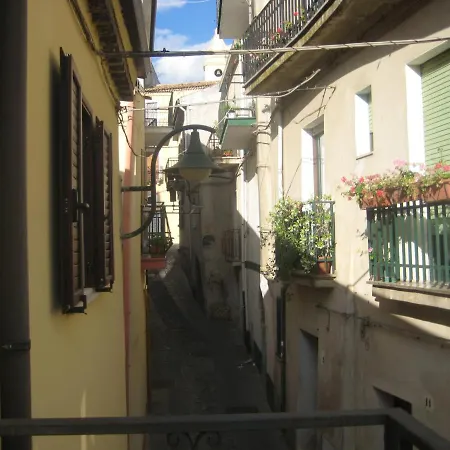 Casa Per Vacanze In Centro Storico Medievale A *